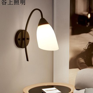 Đèn gắn trang trí tường thiết kế phong cách mỹ độc đáo