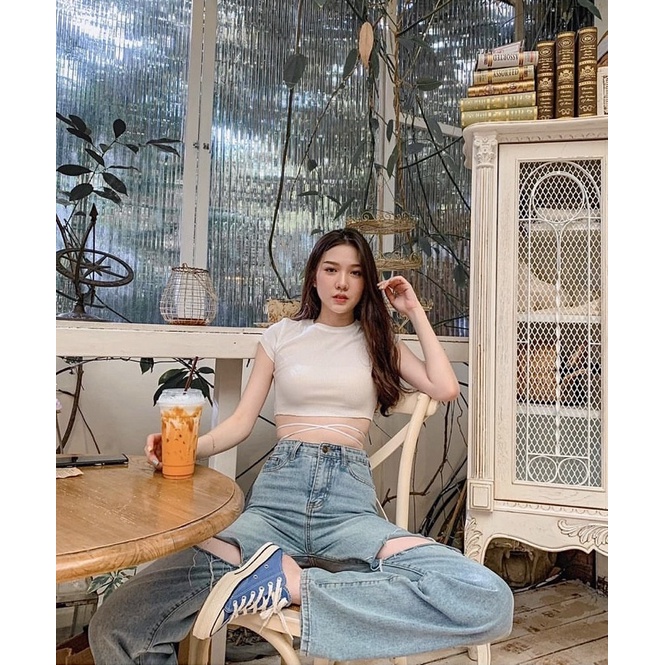 Quần Jeans Suông Xanh Nhạt Rách Đùi