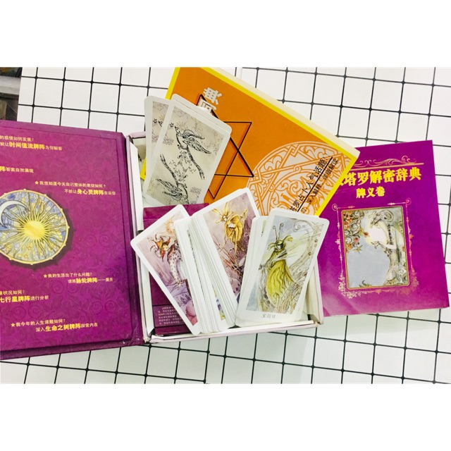 Bài ta rốt cổ bài bói gồm 78 quân bài