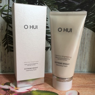 sữa rửa mặt cho da trắng sáng White Extreme Cleansing Foam  Ohui White Extreme Cleansing Foam