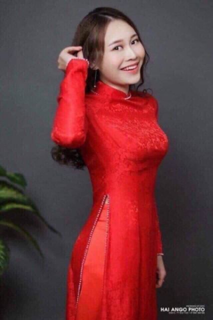 Bộ áo dài dâu truyền thống