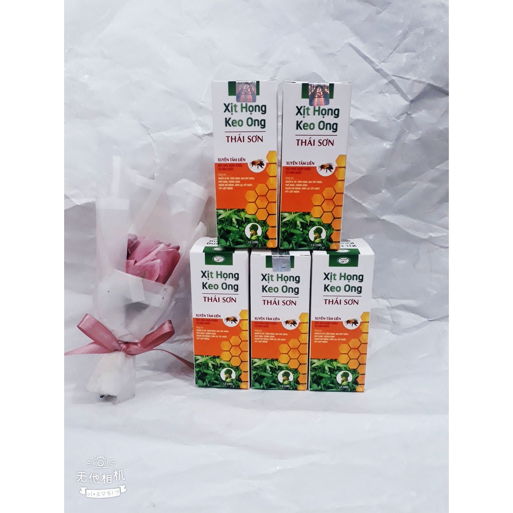 Xịt họng keo ong xuyên tâm liên, giúp kháng khuẩn, giảm viêm họng, viêm lợi; giảm ho khan, ho có đờm, rát họng