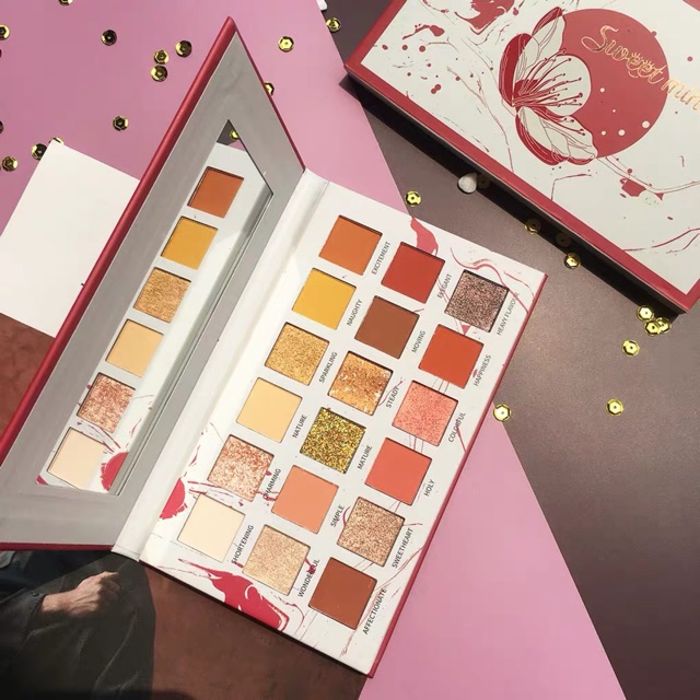 Bảng Mắt Nhũ 18 Ô Sweet Mint Hoa Sen Hàng Nội Địa Trung | BigBuy360 - bigbuy360.vn