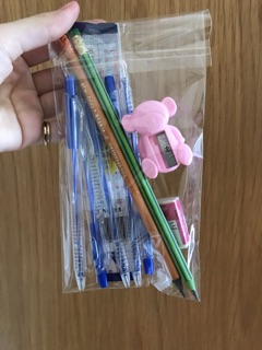Set bút bi dụng cụ học sinh