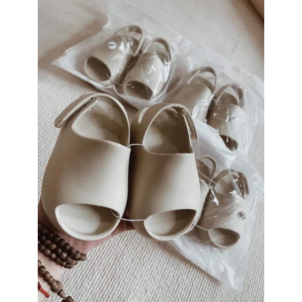 sandal quai dán đi siêu nhẹ, siêu bền chống trơn trượt cho bé hàng quảng châu