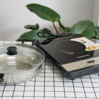 Bếp từ Sunhouse SHD6148.( TẶNG KÈM NỒI LẨU)