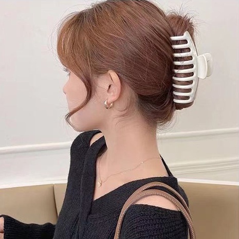 【Chi tiêu đầy 15.000 ₫ Tặng 3 món quà】Hàn Quốc phong cách Frosted Hair Clip Soft cà phê màu Clip Thời trang trang nhã tóc