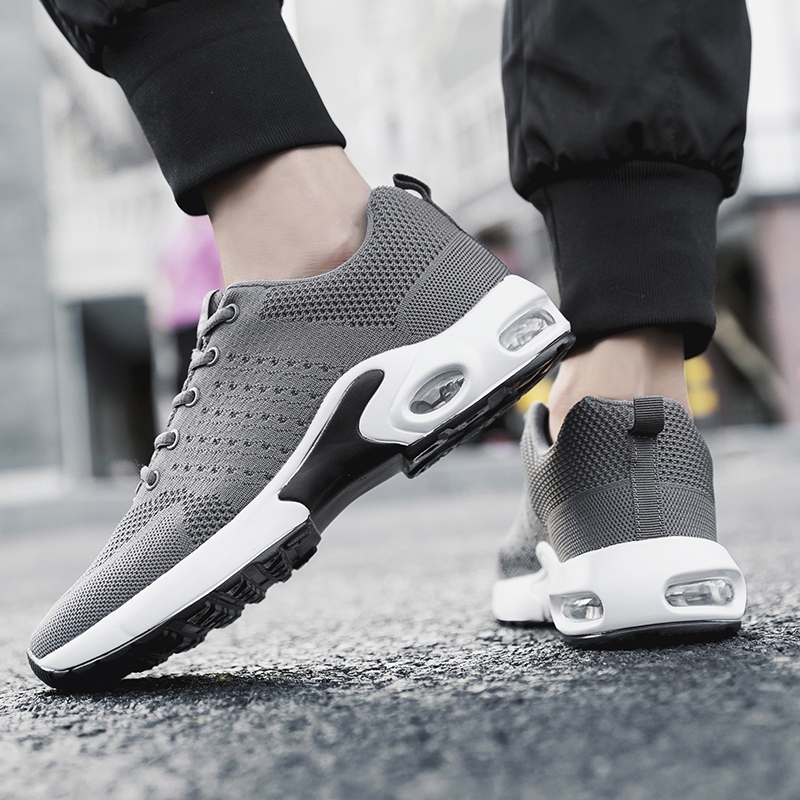 Đôi giày thể thao trọng lượng nhẹ dành cho nam chạy bộ