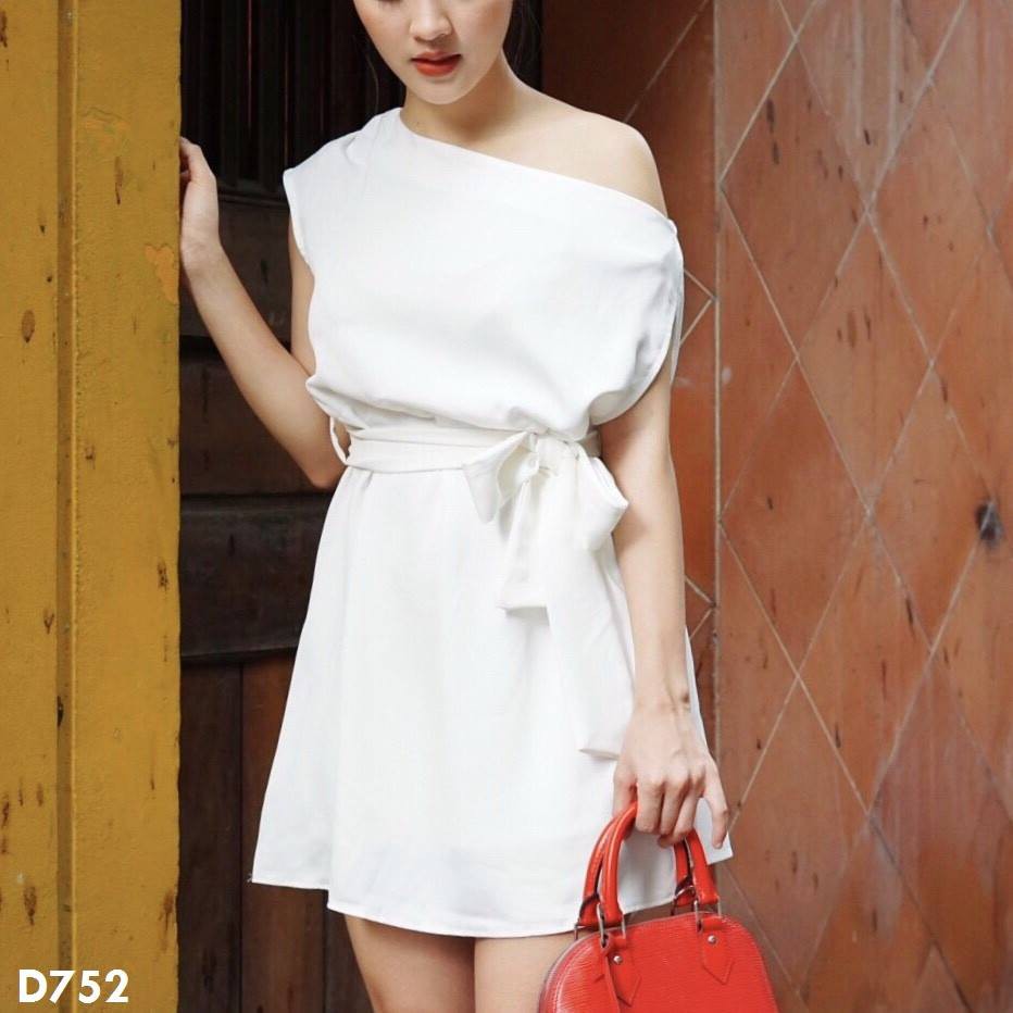 ĐẦM TRỄ VAI