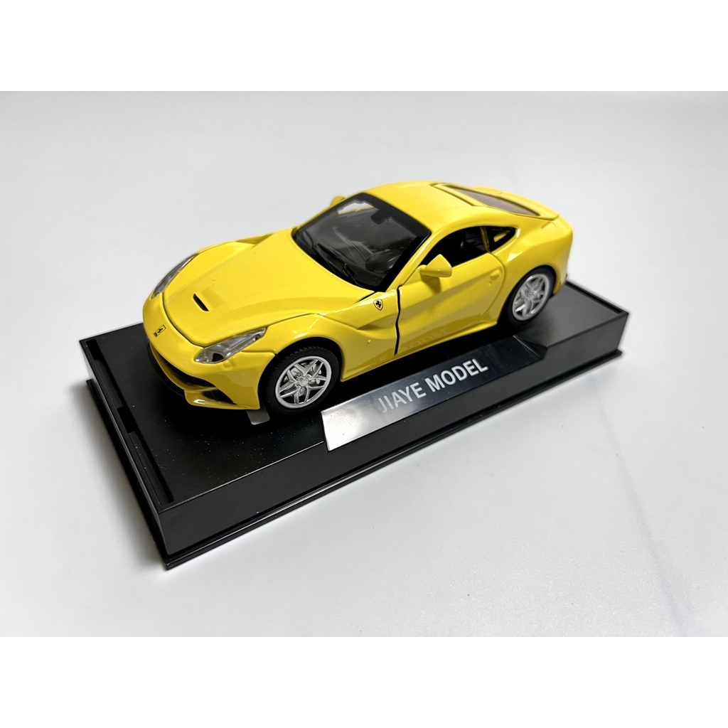 Mô hình xe Ferrari F12 tỉ lệ 1:32