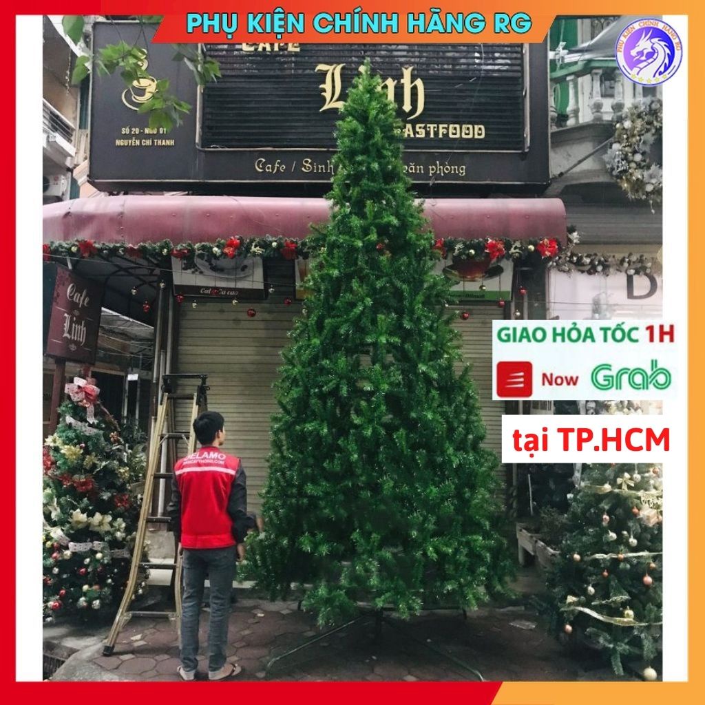 Cây thông noel 4m5 chân sắt cao tán dày tặng kèm 1 ngôi sao đỉnh và 10 dây kim tuyến