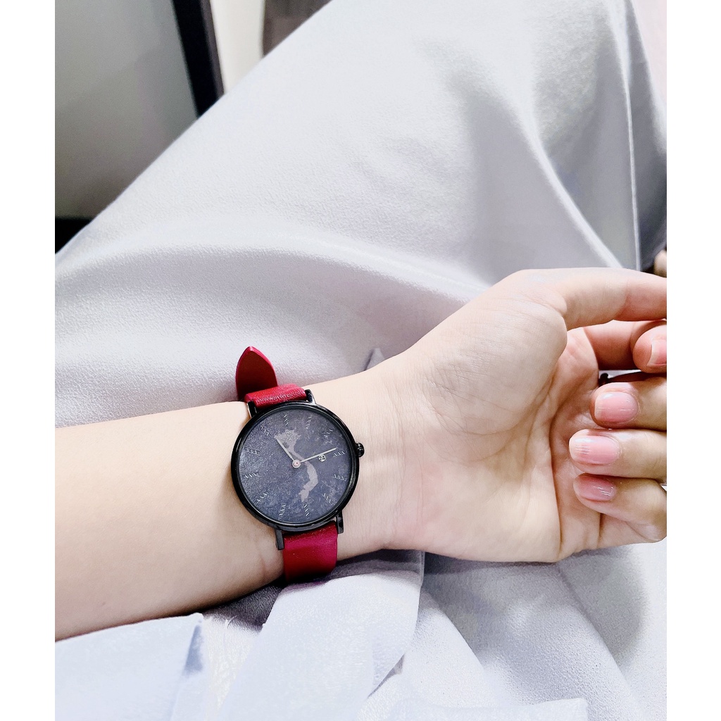 Đồng hồ nữ Draco D22-STN03 &quot;Vietnamese Girl&quot; viền đen kết hợp chất liệu dây da bò màu đen - phụ kiện thời trang nữ