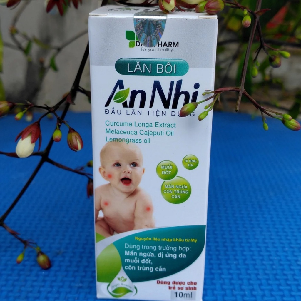 Lăn bôi muỗi đốt An Nhi với 100% tinh dầu thiên nhiên an toàn cho bé