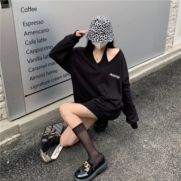 Set đồ COZOKC gồm áo không tay và áo len cổ chữ V thời trang Hàn Quốc