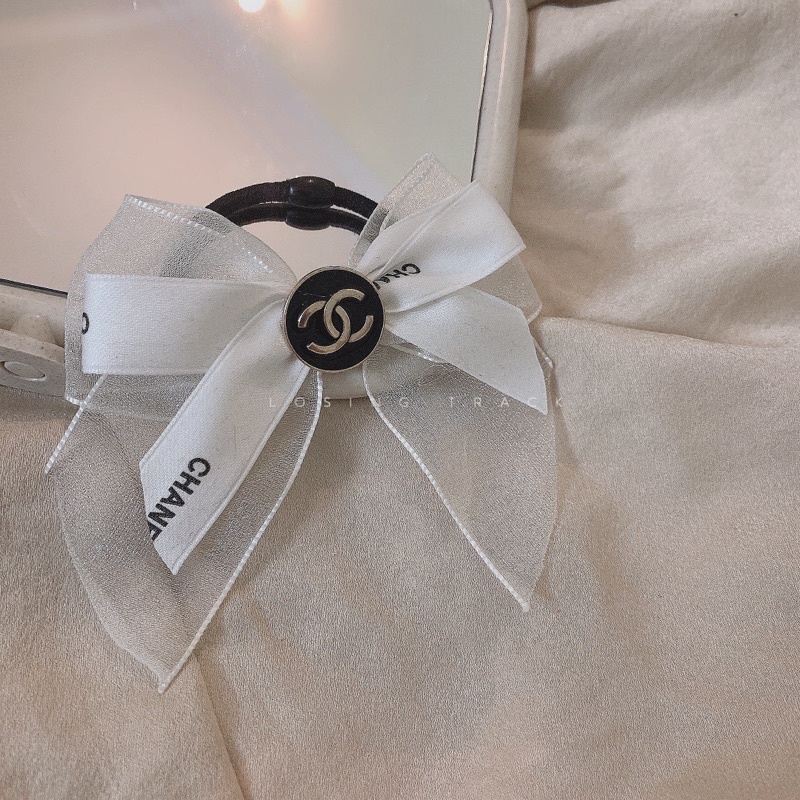 Cột tóc voan đính charm nơ đen kem dễ thương C21