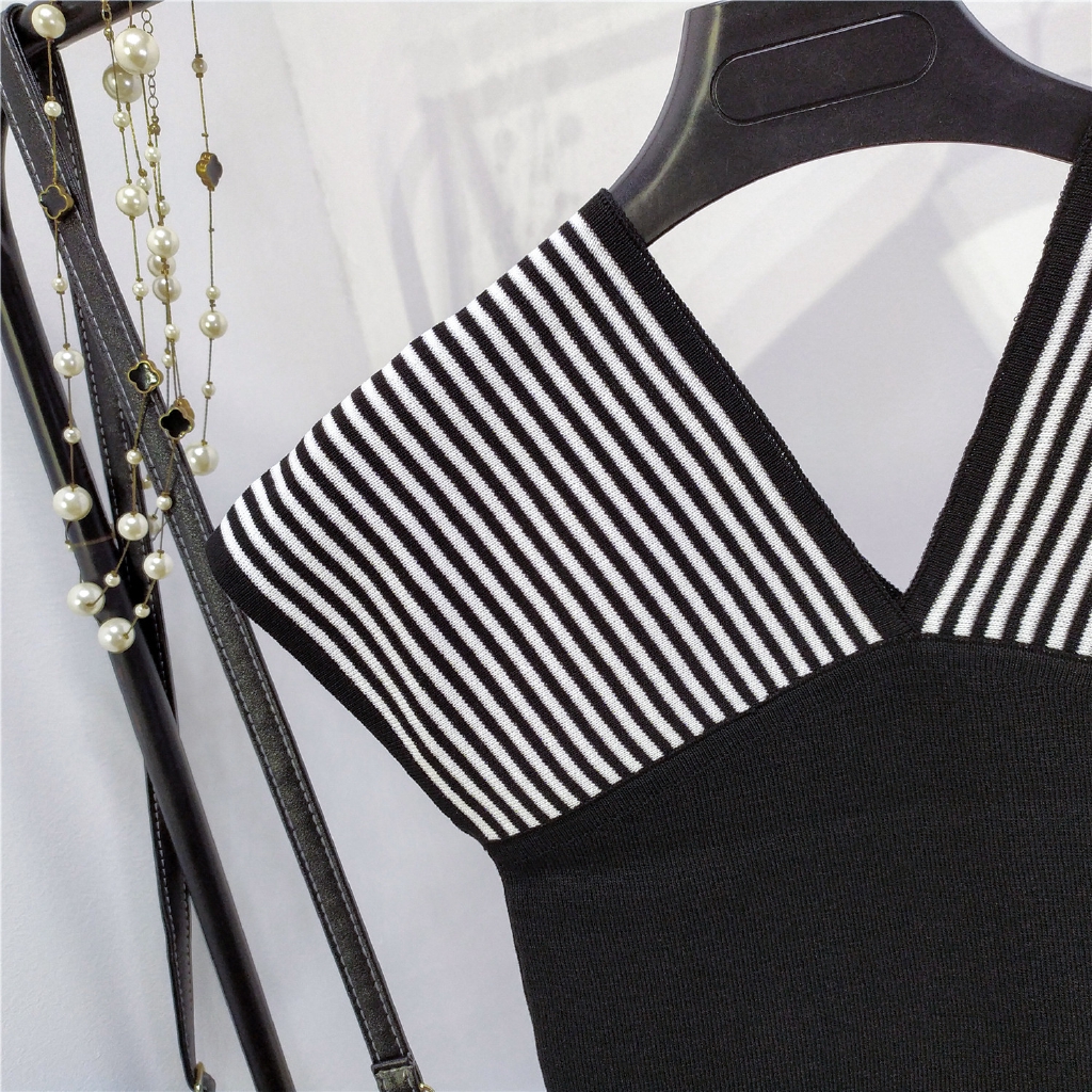 Áo dệt kim nữ không tay cổ chữ V hở lưng kẻ sọc gợi cảm | BigBuy360 - bigbuy360.vn