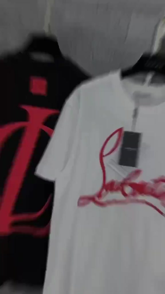 Áo Phông LC louboutin Trơn,  Áo Thun Tay Lỡ Logo In Chìm Chất Cotton Dày Dặn - Hottrend 2023 Momo.Official | BigBuy360 - bigbuy360.vn