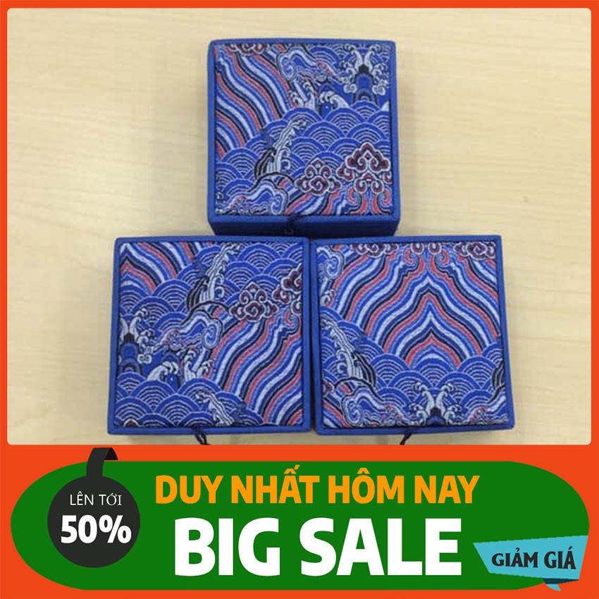 Hộp Gấm Xanh 10x10x3,5cm đựng nữ trang, vòng tay, trang sức phong thủy | BigBuy360 - bigbuy360.vn