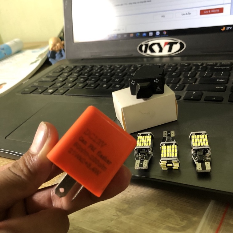 Combo đèn T15 + chip nháy và công tắc haza lắp cho các dòng xe wave , đream , vision , ab