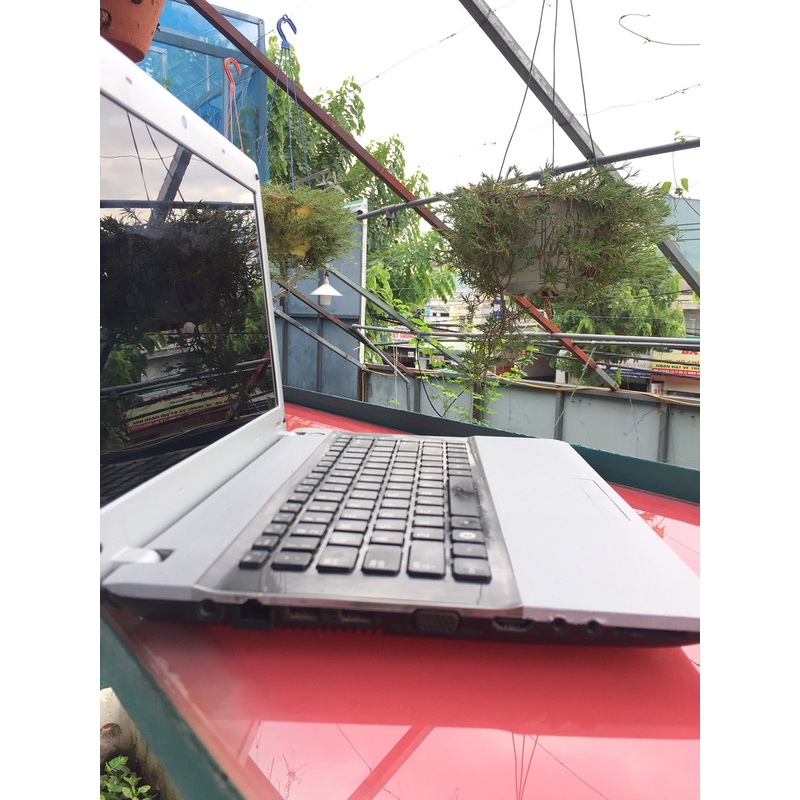Laptop Cũ SAMSUNG RV409 Core I3-380M/ Ram 4GB/ SSD 128GB/ VGA Intel HD Graphics/ LCD 14.0" inch