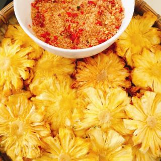 Thơm sấy muoi ớt 250gr/100k