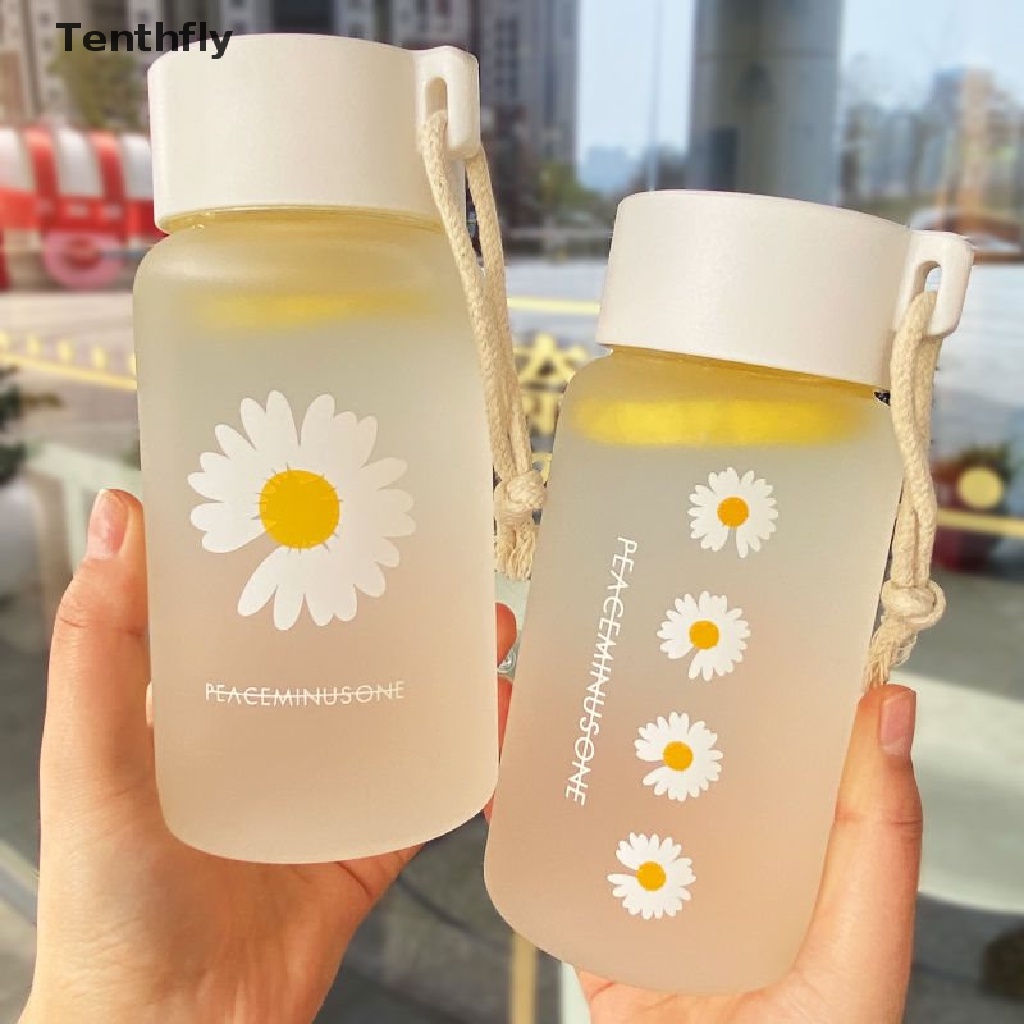 Bình đựng nước bằng nhựa trong suốt 500ml họa tiết hoa cúc nhỏ gọn tiện dụng mang theo du lịch
