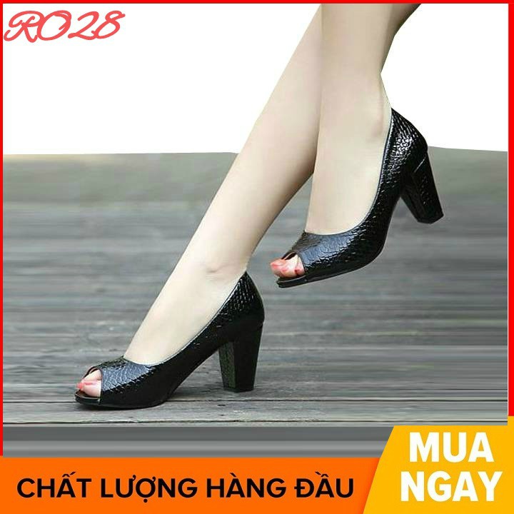 Giày cao gót nữ đẹp đế vuông 7 phân hàng hiệu rosata màu đen ro28