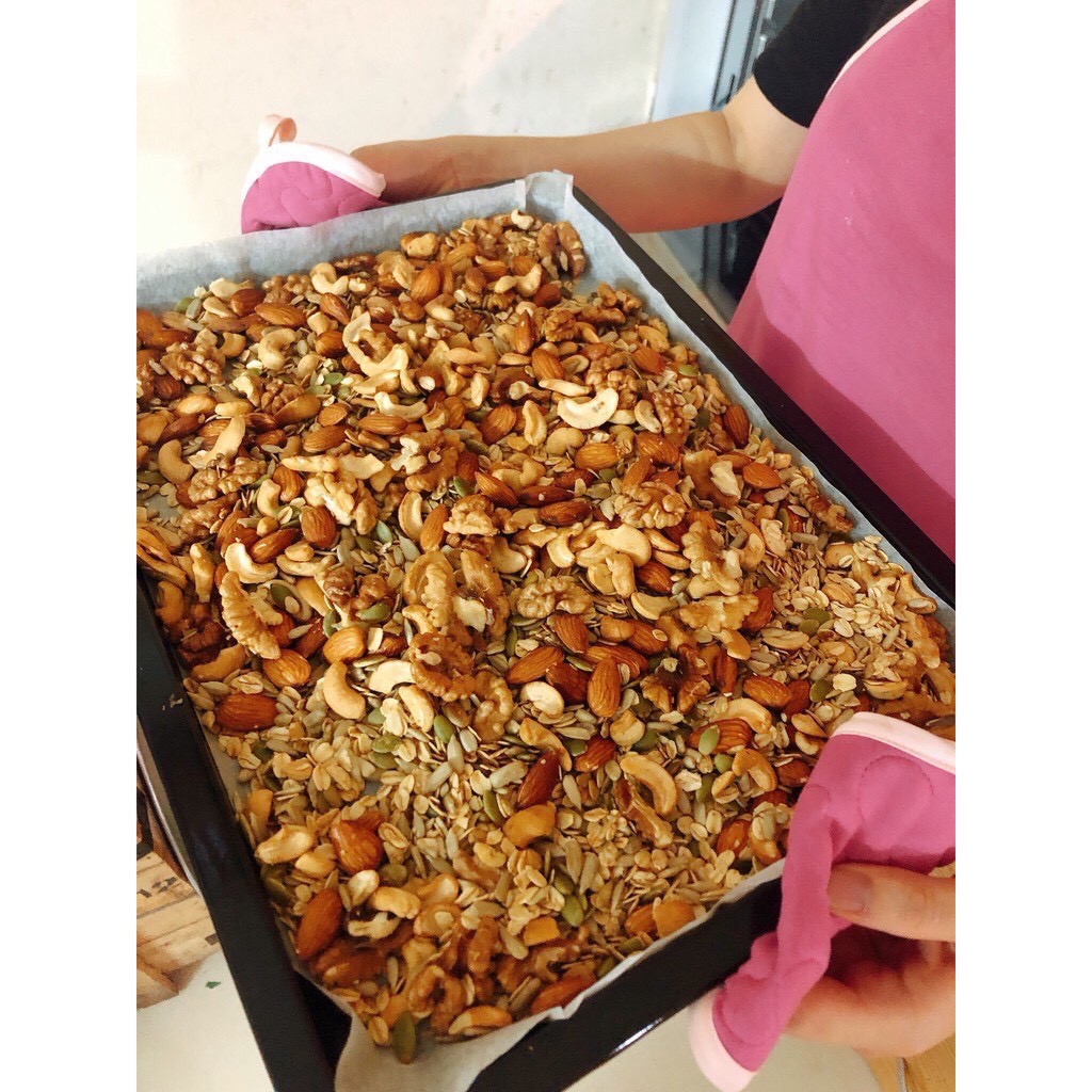 Ngũ cốc Ăn Kiêng Granola 500gr Nhà Mầm, Ngũ cốc Giảm Cân siêu Hạt và Quả đầy đủ dưỡng chất