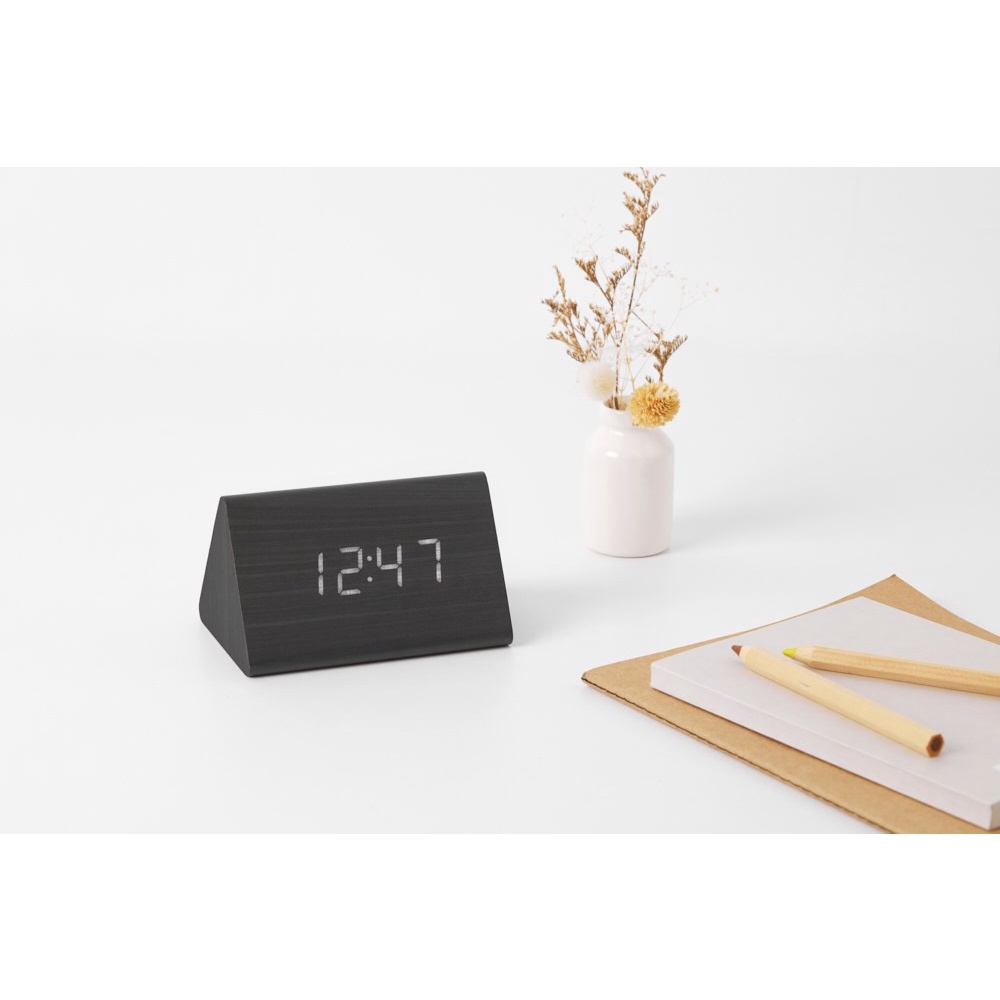 Đồng Hồ Để Bàn ARTBOX Hàn Quốc Hình Tam Giác Bằng Gỗ Màu Đen