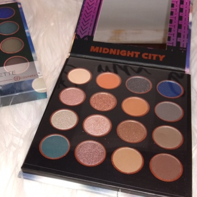 Bảng Mắt BH Cosmetics Midnight City 16 Color Shadow Palette