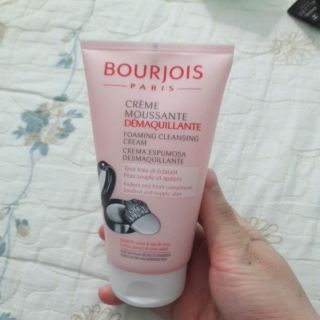 Kem rửa mặt tẩy trang bourjois của pháp.