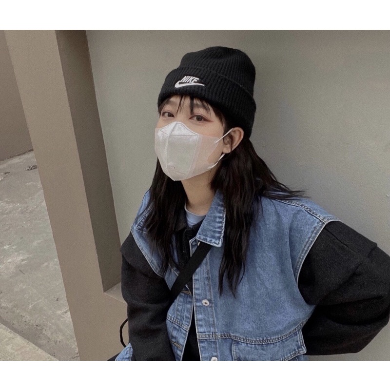 Hộp 10 cái khẩu trang 5D mask thuộc công ty Nam Anh Sài Gòn