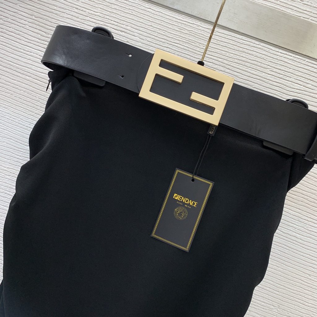 Sét váy zúm phối áo hai dây zúm ngực Fendi & Versace Fendace thời trang, gợi cảm