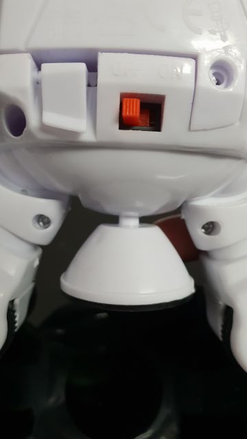 Đồ chơi Robot chạy Pin biết nhảy biết hát ( có video)