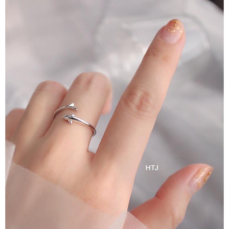 Nhẫn cá heo bạc ta.