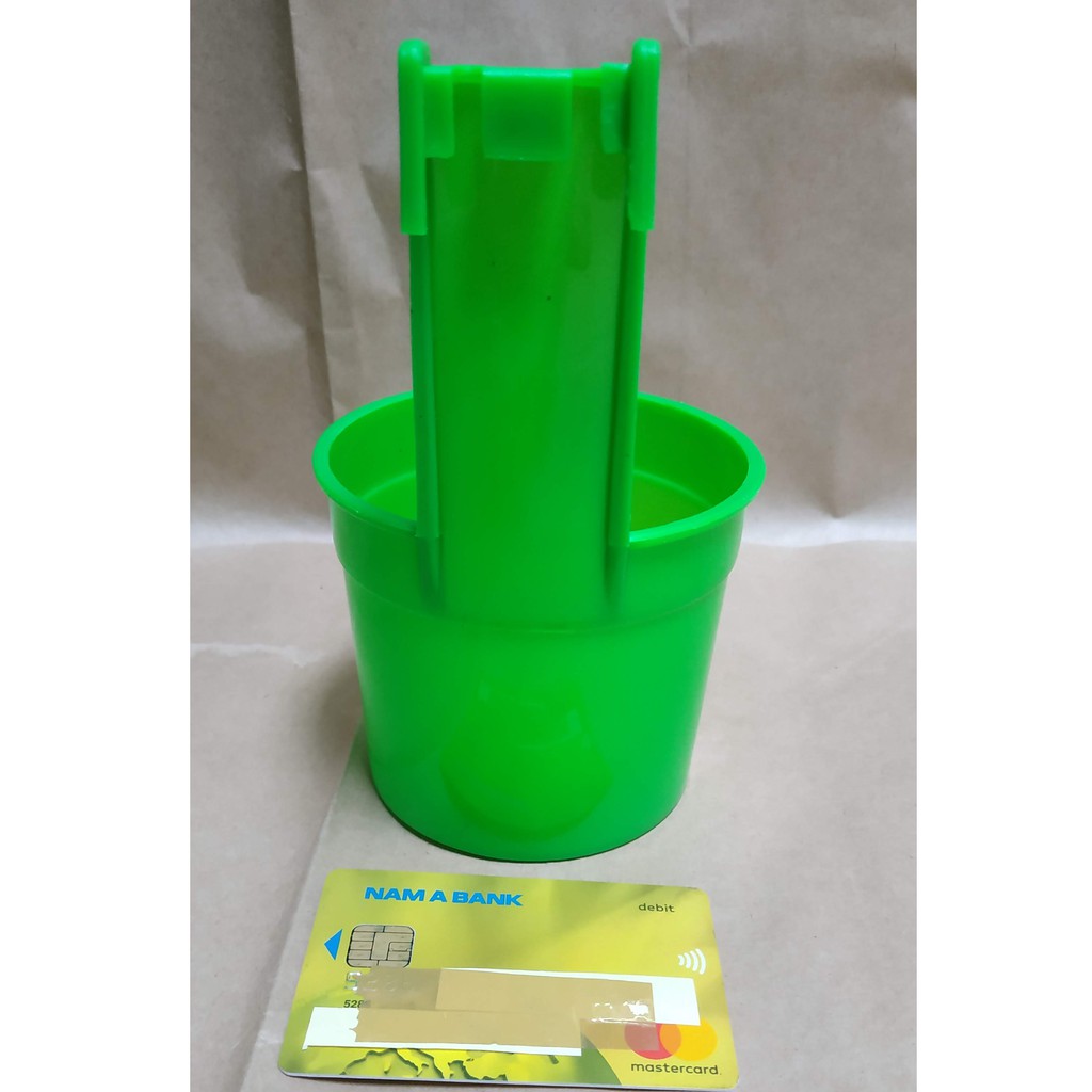 G04 - Block 10 cái quặng đựng thức ăn, nước uống cho chim - gà - bồ câu, 1/2 lít, cam/xanh