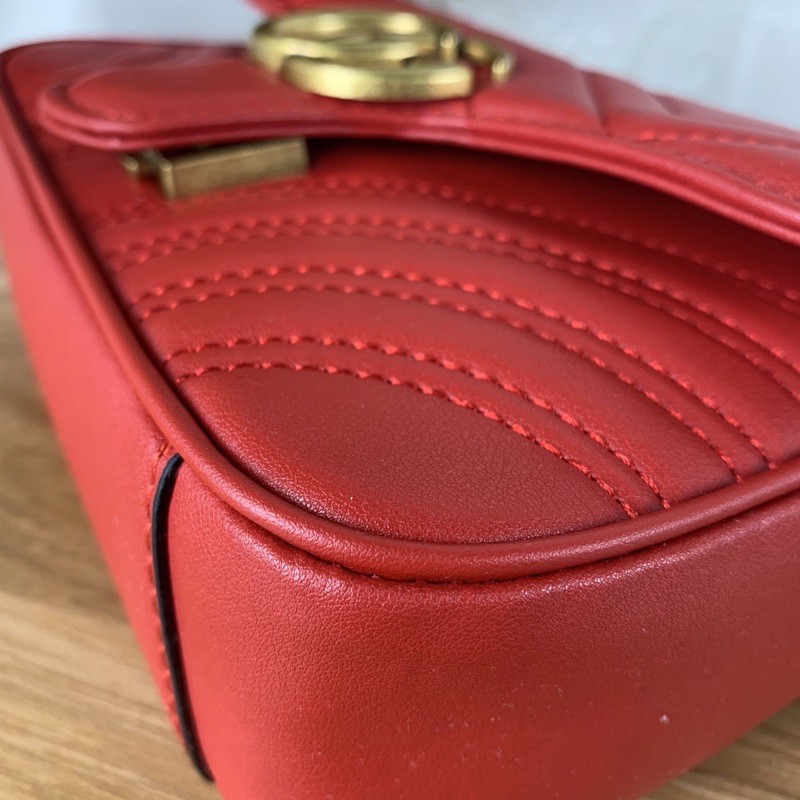 Túi xách Gucci Marmont size 22cm màu đỏ (có sẵn)