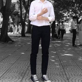 Set sơ mi trắng và quần baggy