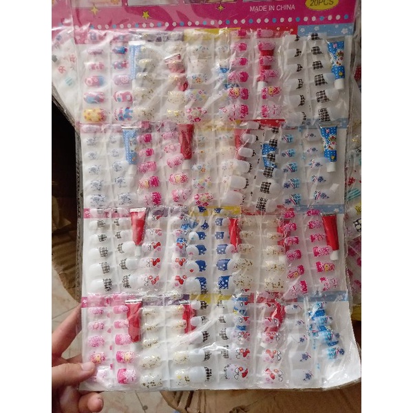 Vỉ dán móng tay