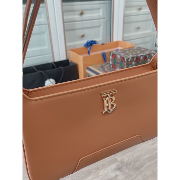 Túi kẹp nách Burberry bag HÀNG ĐÃ VỀ  Kích thước : 28 cm 4 màu fullbox