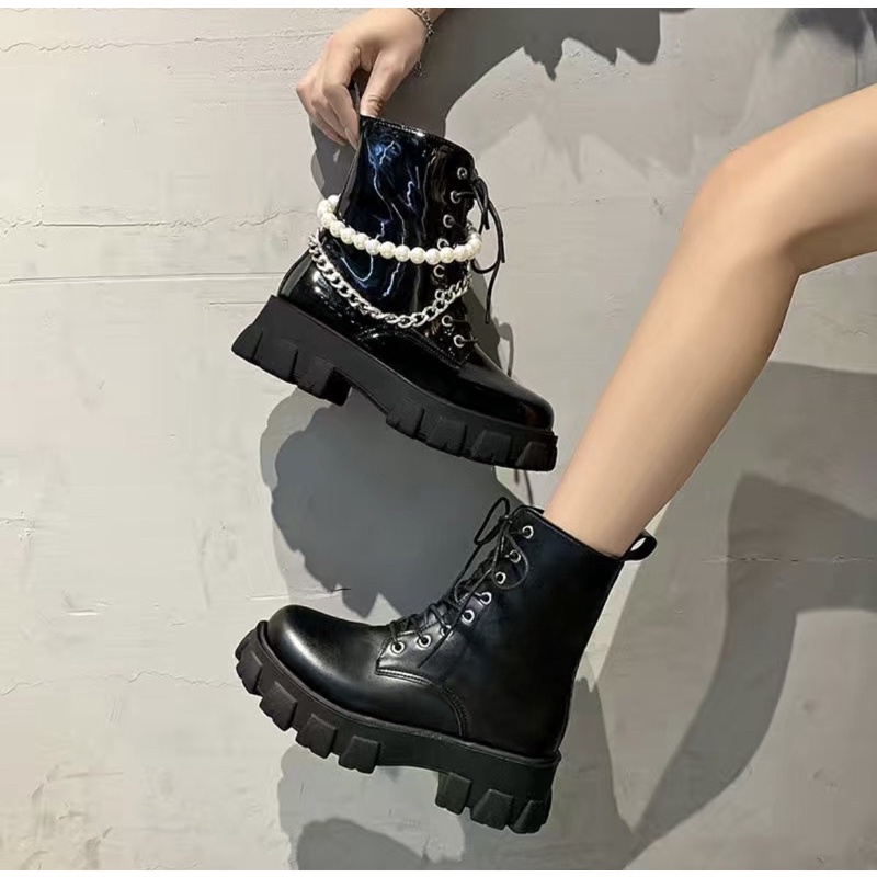 Boot nữ phong cách dây xích ngọc