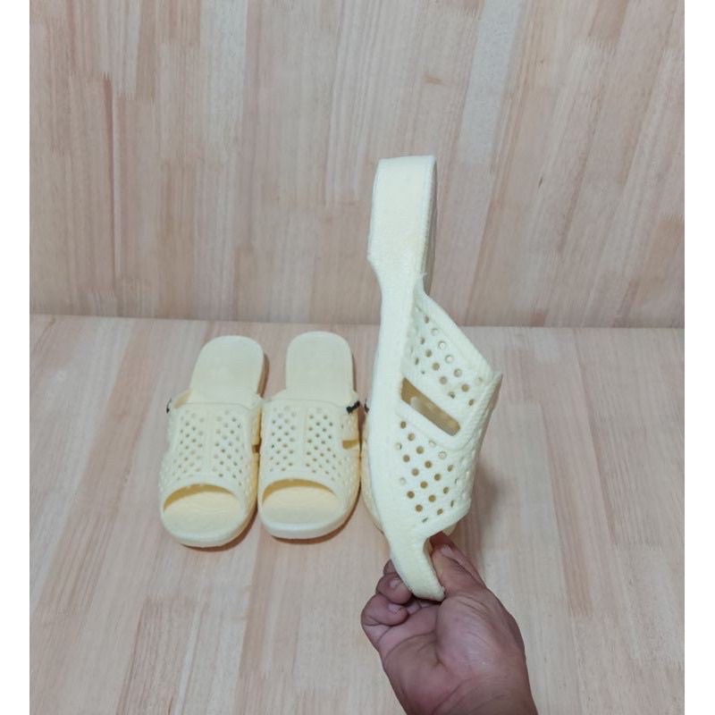 Dép tổ ong loại 1 dày màu vàng nhạt