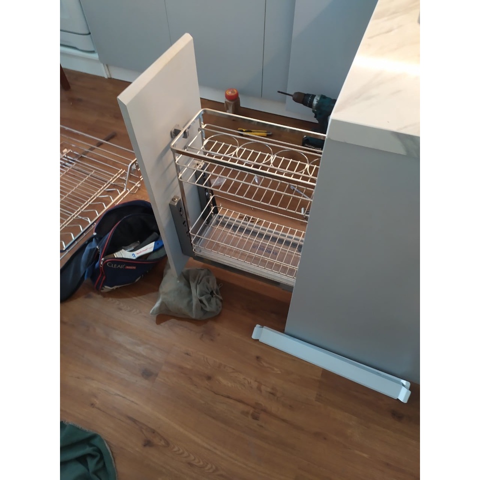 Giá Gia Vị Inox Nan Vuông Ray Giảm Chấn EUROGOLD