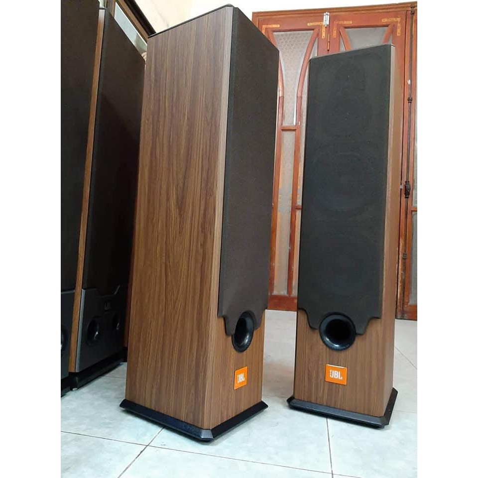 Loa Cây JBL-B20 4 bass 20 1 trung và 1 treble cho tiếng ra nhuyễn Trầm Lực phù hợp để trưng bày hát karaoke nghe nhạc