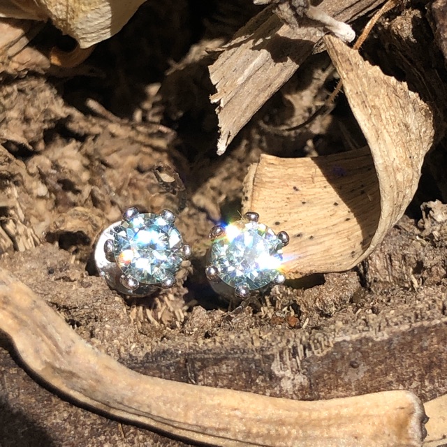 Bông tai Moissanite 4,0 ly xanh dương bạc 925 mạ bạch kim TRẺ TRUNG LẠ MẮT