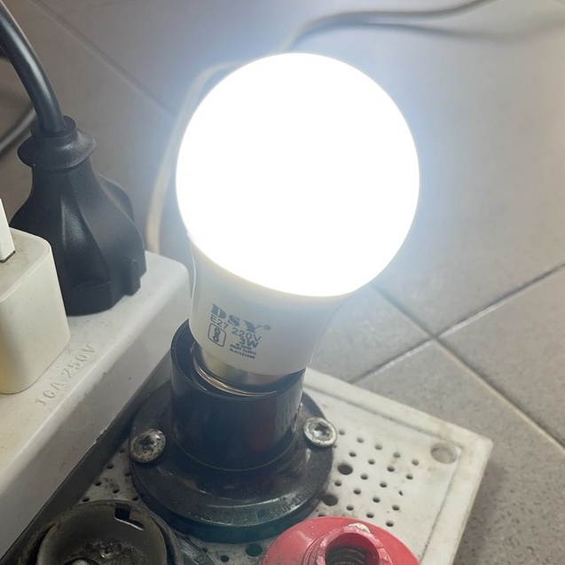 Bóng búp tròn nhựa 3W siêu sáng siêu bền kín nước dùng treo ngoài trời