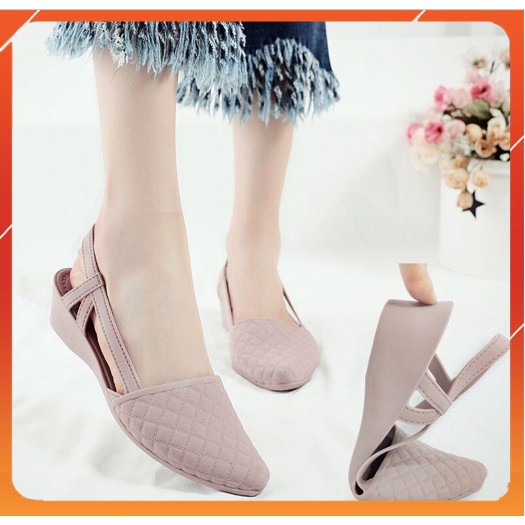 Dép đi mưa nữ chất liệu nhựa dẻo chống nước mềm chân thoáng khí - chống trơn trượt - Vincentshop