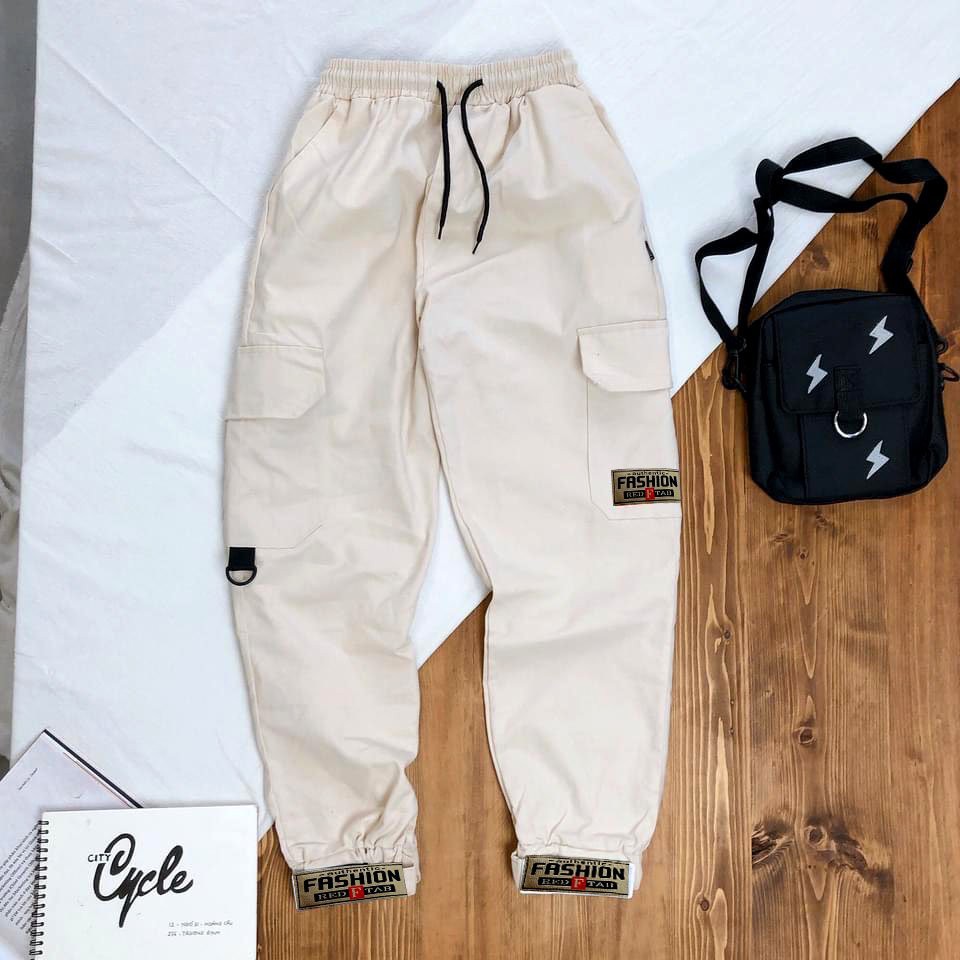 ❤️ BỎ SỈ ❤️ QUẦN JOGGER KAKI TÚI HỘP LOGO ĐEN- QUẦN TAY NAM NỮ ỐNG XUÔNG MÀU ĐEN BÉ CÓ SIZE