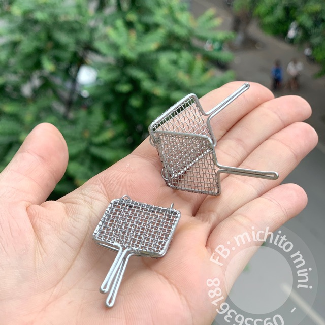 Mô hình kẹp nướng thịt sắt mini cho búp bê