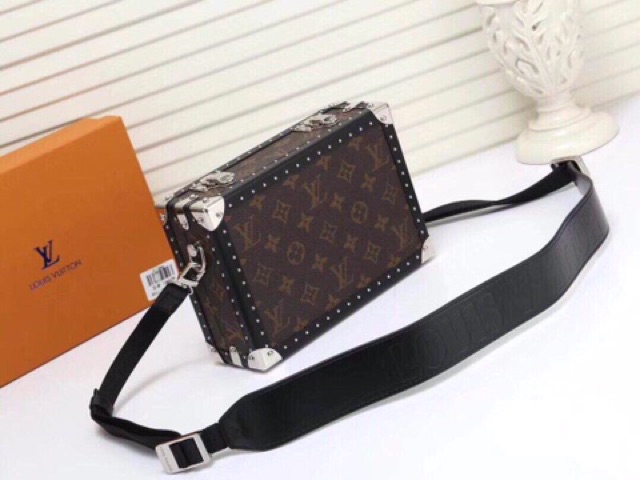 LV cop super VIP